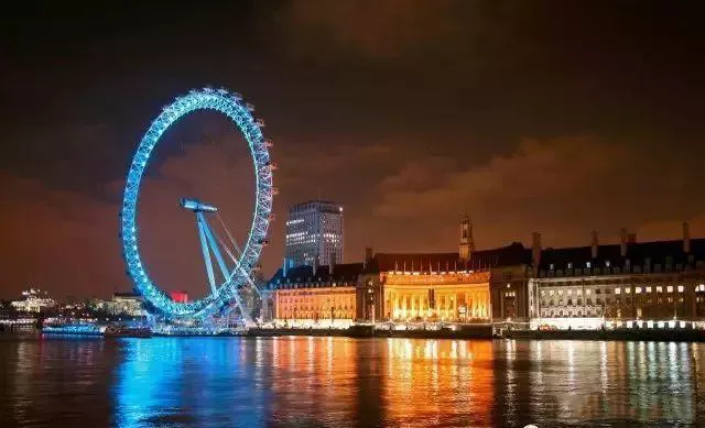 英国泰晤士河夜游
